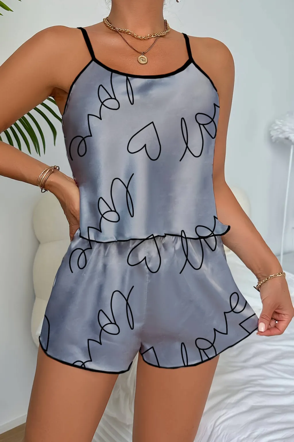 Love Baskılı Gri Saten Şortlu Gecelik Takım - 2